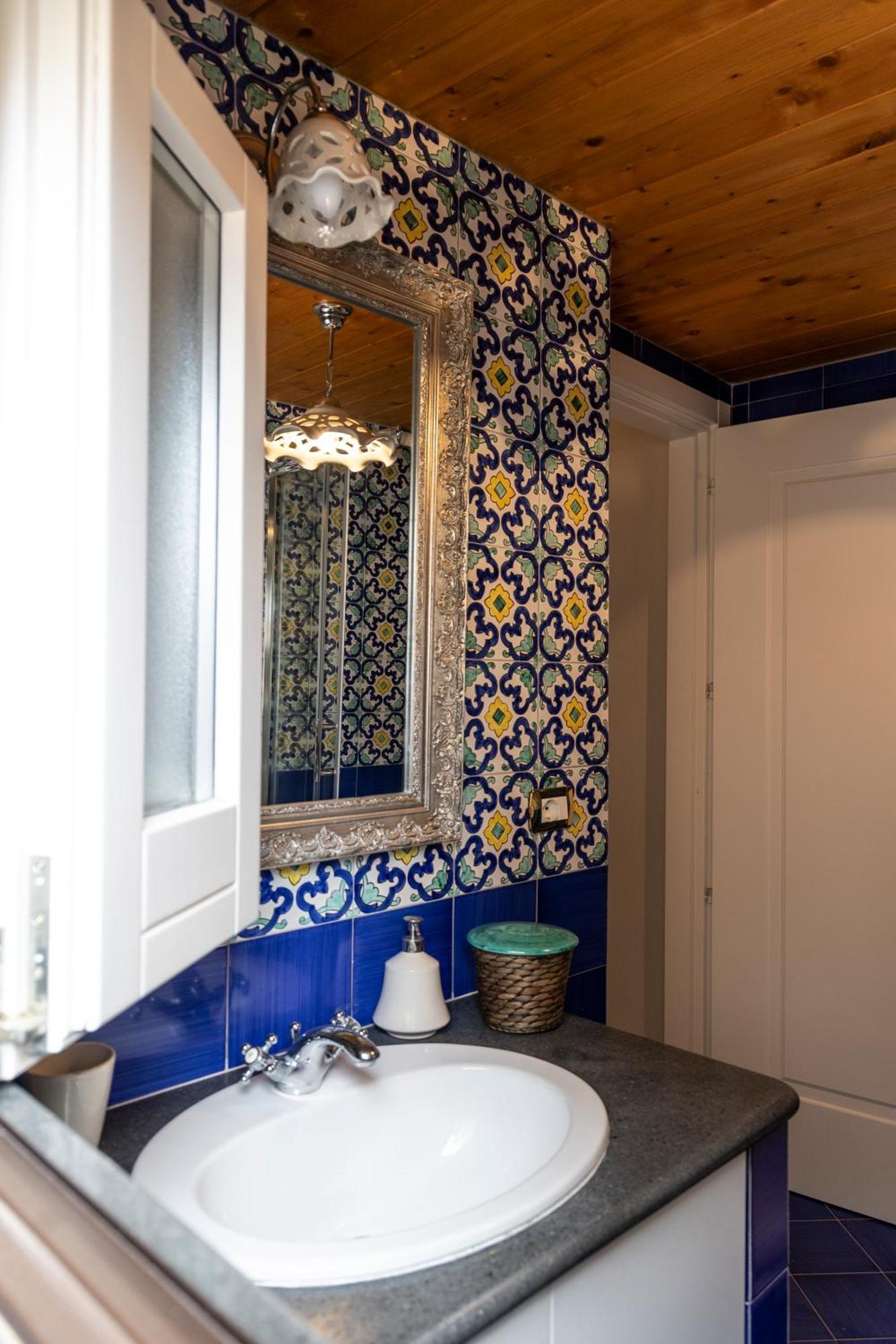 The House Of Flowers Apartment